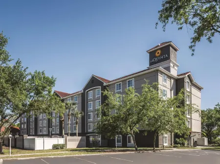 La Quinta Inn & Suites by Wyndham Orlando Lake Mary