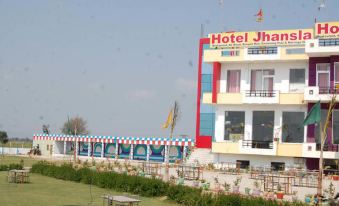 Hotel Jhansla