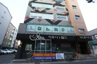Gyeongju Hyuspia Hotels near Seongdong Market