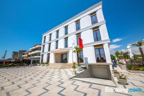 Fiore Hotel