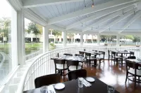 Hilton Boca Raton Suites فنادق في بالم بيتش