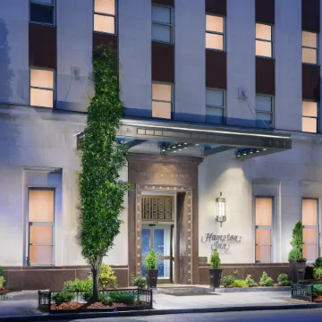 Hampton Inn Washington, DC/White House Отели рядом с достопримечательностью «Концертный зал «Конститьюшн-холл»»