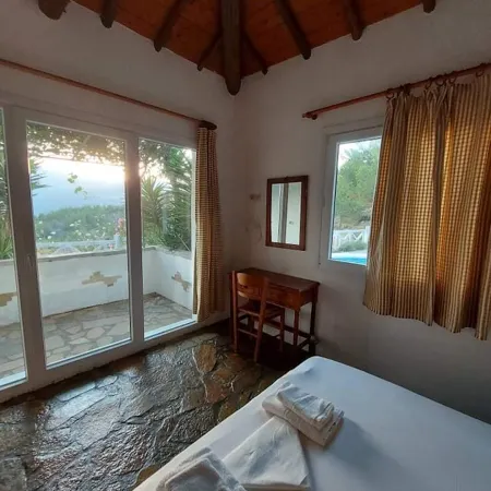 Apartment with Pool and Panorama View