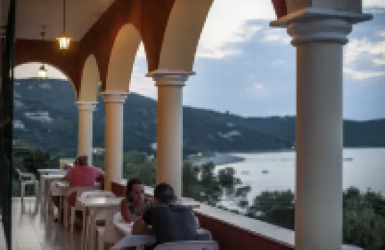 Apraos Bay Hotel in Kalamaki Beach, 3 Stars Hotel