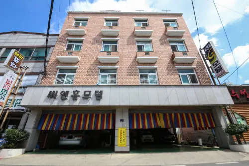 Wando C and Hyu Hotels in Wando