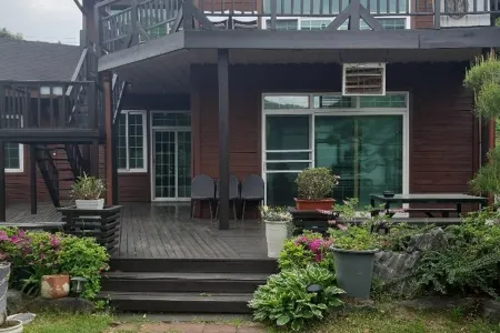 Yeongju Sansubang Pension Отели в г. Йонджу