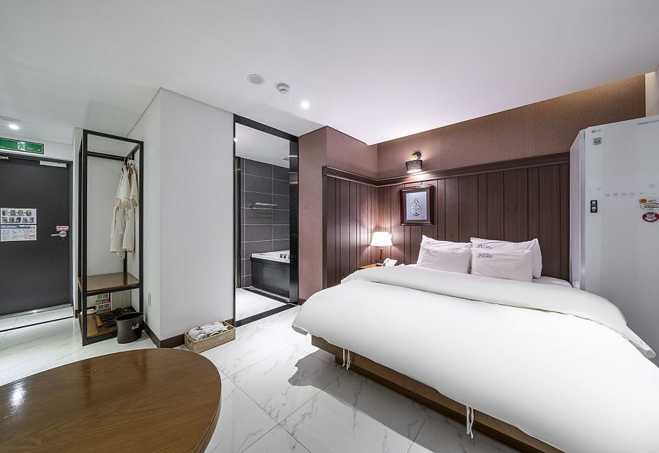 Hotel Class - Housity