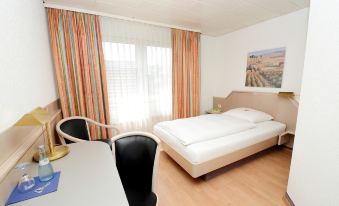 Hotel Altbacher Hof - Housity