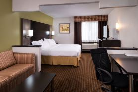 Holiday Inn Express & Suites BUCYRUS by IHG