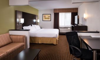 Holiday Inn Express & Suites Bucyrus