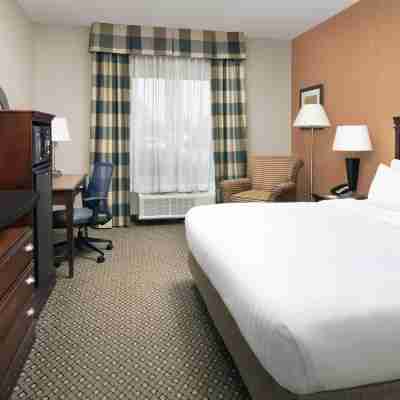 Holiday Inn Express & Suites Chambersburg Rooms