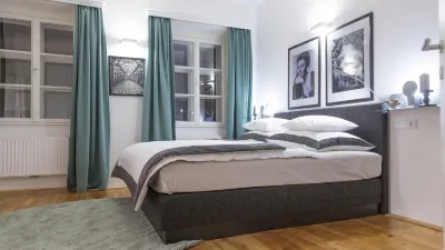 Deluxe Studio with Private Parking and Air Conditioning in the Historic Centre of Krems