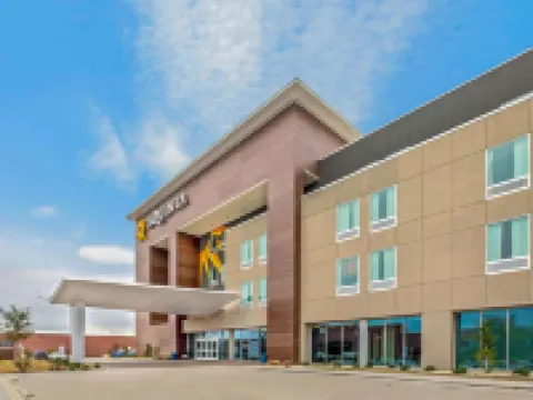 La Quinta Inn & Suites by Wyndham Waco Downtown - Baylor Hotels in Waco