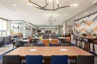 La Quinta Inn & Suites by Wyndham Brunswick/Golden Isles - فطور
