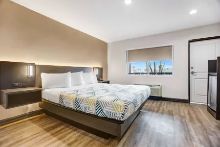 Motel 6 San Diego, CA - Airport - Harbor Отели рядом с достопримечательностью «Морской музей Сан-Диего»