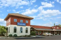 Travelodge by Wyndham Pioneer Villa Hôtels à : Comte de Linn