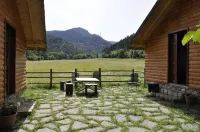 Farma Sotira Hotels in Kolonjë distrikt