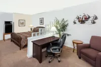 Travelodge by Wyndham Shreveport La