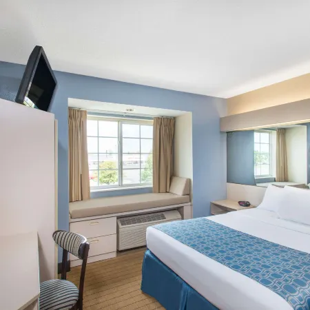 Microtel Inn & Suites by Wyndham Seneca Falls