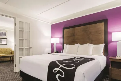 La Quinta Inn & Suites by Wyndham Alexandria Airport