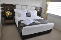 Orty Airport Hotel فنادق في Menderes