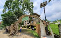 De Padi Villa Hotels in Caringin