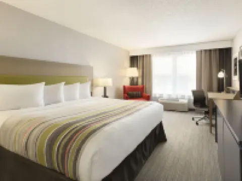 Holiday Inn Express & Suites MARQUETTE by IHG Hotels in Marquette