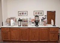 Astoria Hotel & Event Center - breakfast