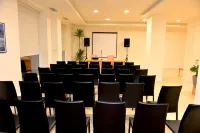 Grand White City Hotel Hotel di Kucove