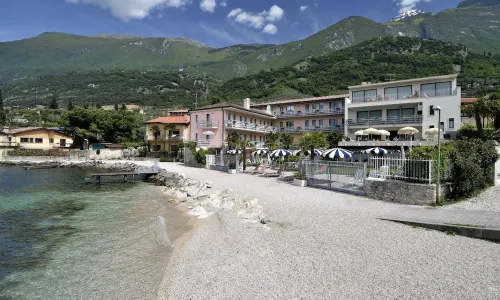 Hotel Castello Lake Front