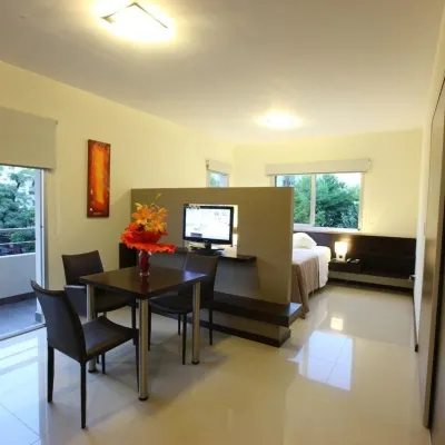 Lecer Apart Hotels near Flores
