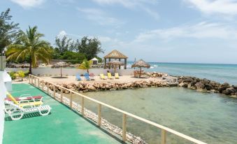Pipers Cove Resort