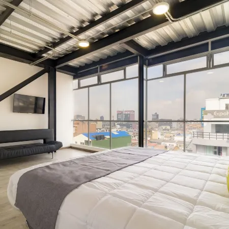 Hotel Wess Отели рядом с достопримечательностью «Конгресс-центр G12»