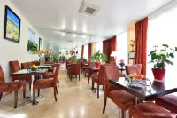 Hotel Capitole Hotels in La Turbie
