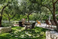 Beach Apartments in Stobrec Hotels in Stobrec
