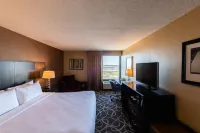 Crowne Plaza Newark Airport Hotels near TUMI Outlet Store - The Mills at Jersey Gardens