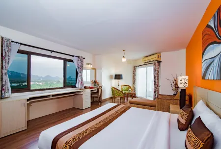 Golden Beach Cha-Am Hotel Отели рядом с достопримечательностью «Simantra Private Villas»