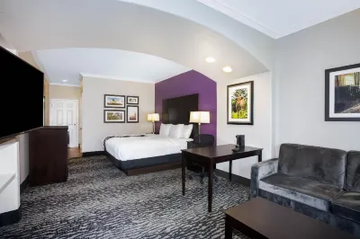 La Quinta Inn & Suites by Wyndham Columbus TX Hotels near Columbus Live Oak