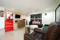 RedDoorz Near Palembang Trade Center 3 Hotels in Pahlawan