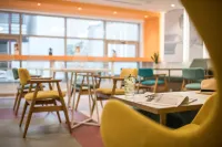 Ibis Styles Athens Routes - พร้อมอาหารเช้า