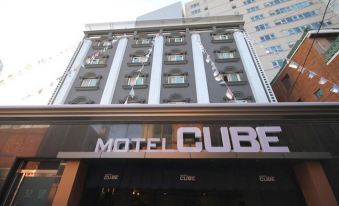 Cube Hotel
