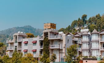 Royal Court by the Lake Hill - Housity