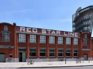 U Eat & Sleep Antwerp