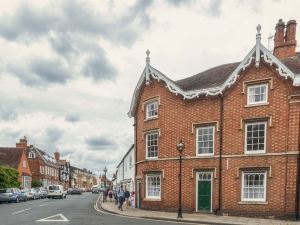 Luxury Town Centre Apartment