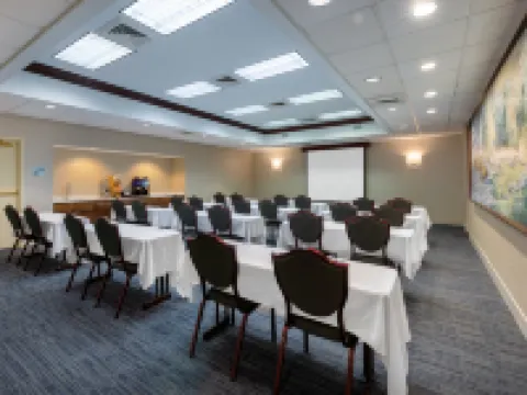 Holiday Inn Express STATE COLLEGE @WILLIAMSBURG SQ by IHG Ξενοδοχεία στην πόλη Centre County