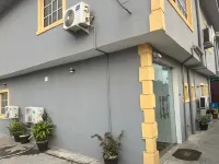 Thapunchline Apartments & Hotels Lagos otelleri