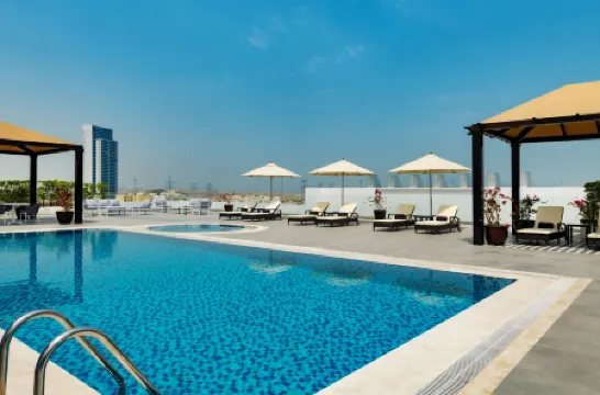 Four Points by Sheraton Production City, Dubai Отели рядом с достопримечательностью «Дубай Спортс Сити»