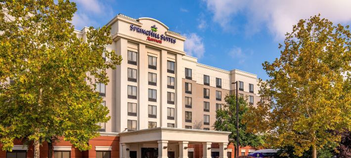 SpringHill Suites Norfolk Virginia Beach Hotels in Norfolk
