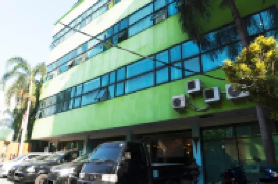 โรงแรมอิสตานา บันกูร์ โรงแรมใกล้Stasiun Pasar Senen