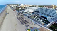 On Hotels Oceanfront Adults Designed - parking
